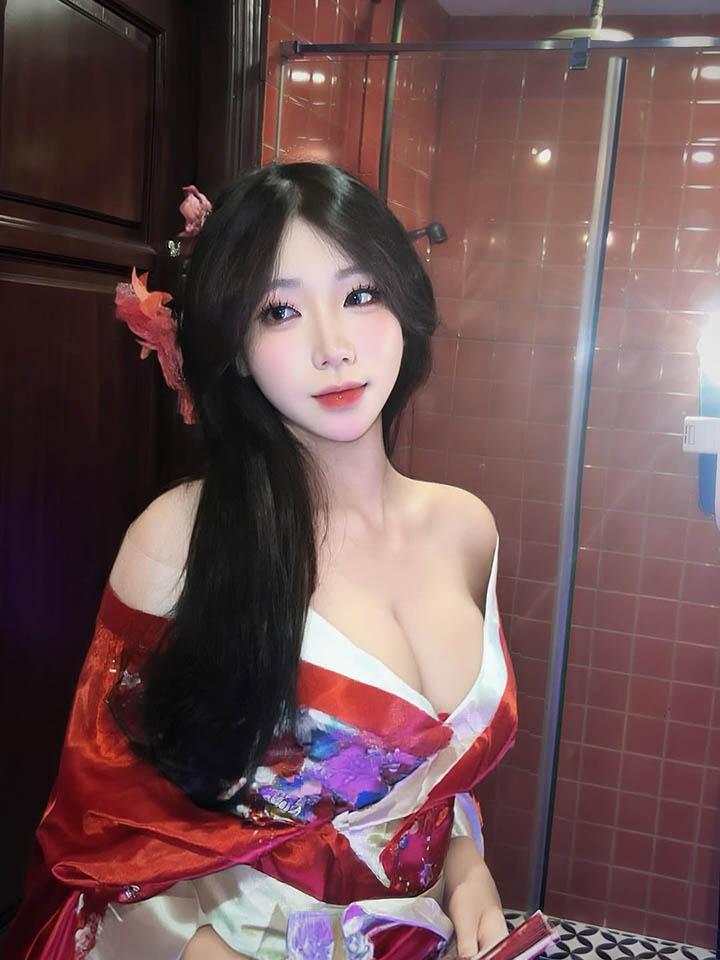 Theo đuổi phong cách “thần tiên tỷ tỷ”, hot girl vẫn khoe dáng bốc lửa khiến fan u mê- Ảnh 4. Theo đuổi phong cách “thần tiên tỷ tỷ”, hot girl vẫn khoe dáng bốc lửa khiến fan u mê- Ảnh 4.