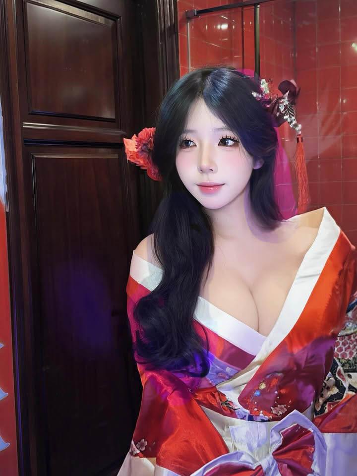 Theo đuổi phong cách “thần tiên tỷ tỷ”, hot girl vẫn khoe dáng bốc lửa khiến fan u mê- Ảnh 5. Theo đuổi phong cách “thần tiên tỷ tỷ”, hot girl vẫn khoe dáng bốc lửa khiến fan u mê- Ảnh 5.