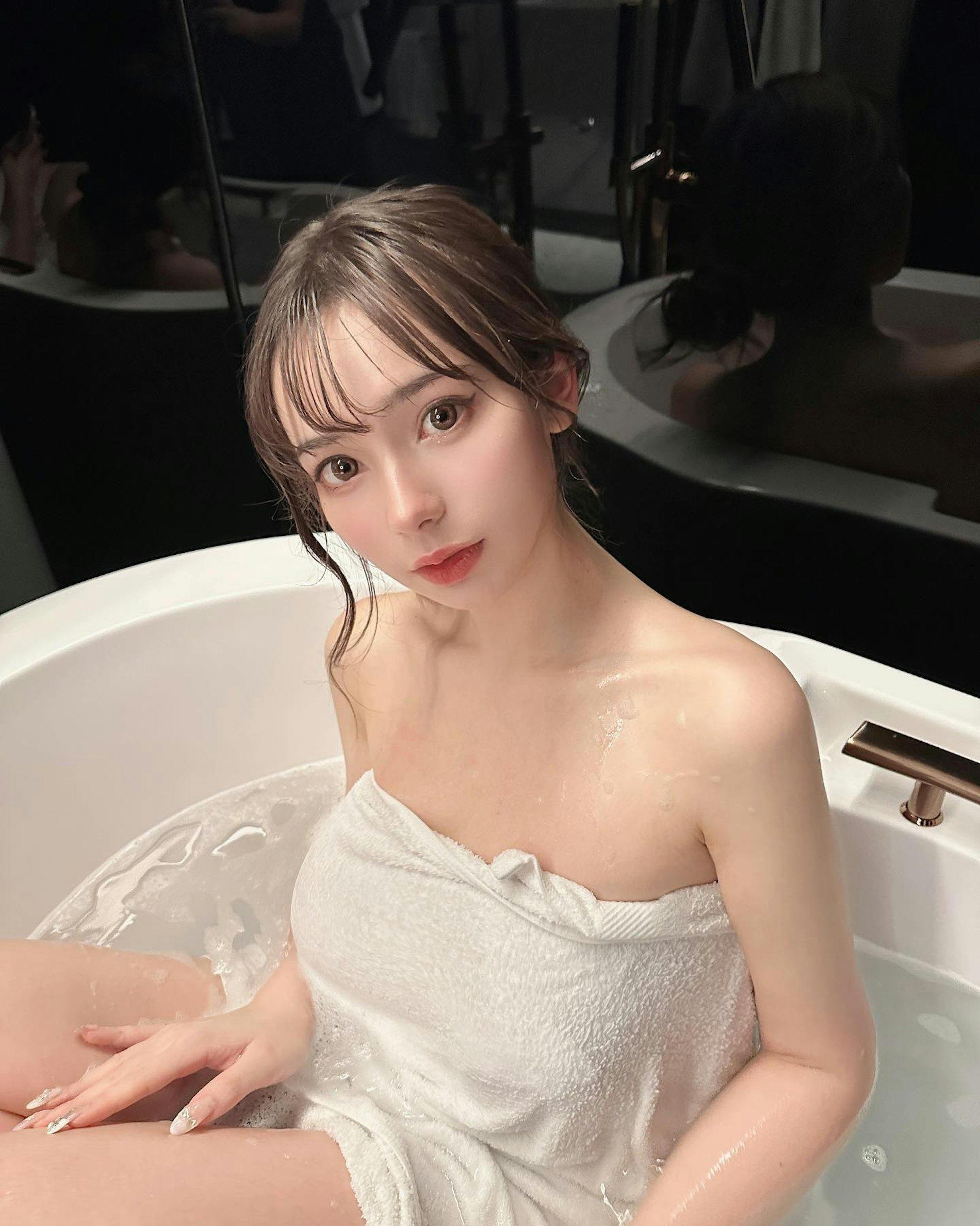 photo-1764569554985 photo-1764569554985