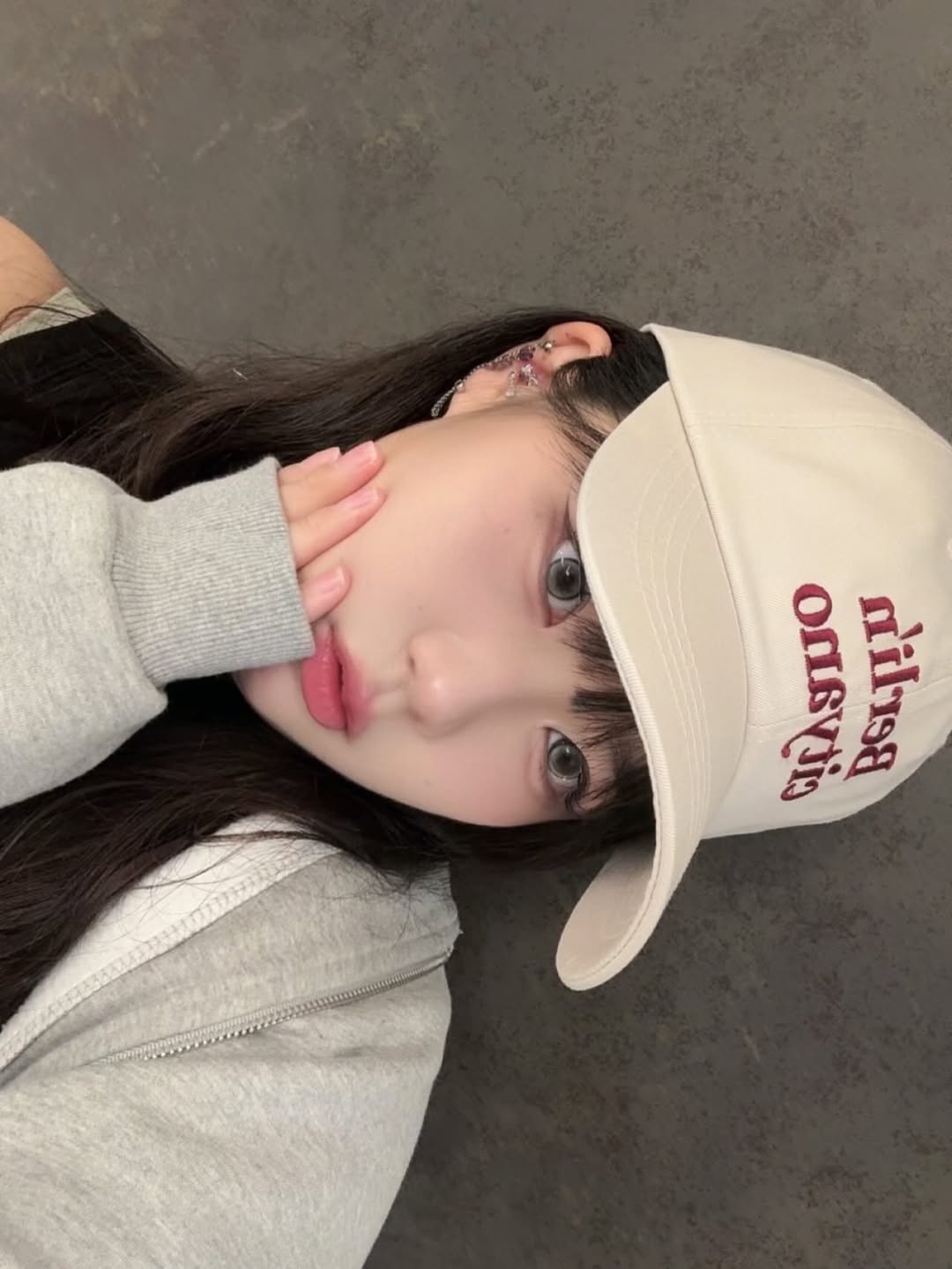 Chỉ đi bộ mỗi ngày, hot girl thu về hơn 1 triệu người theo dõi- Ảnh 2.