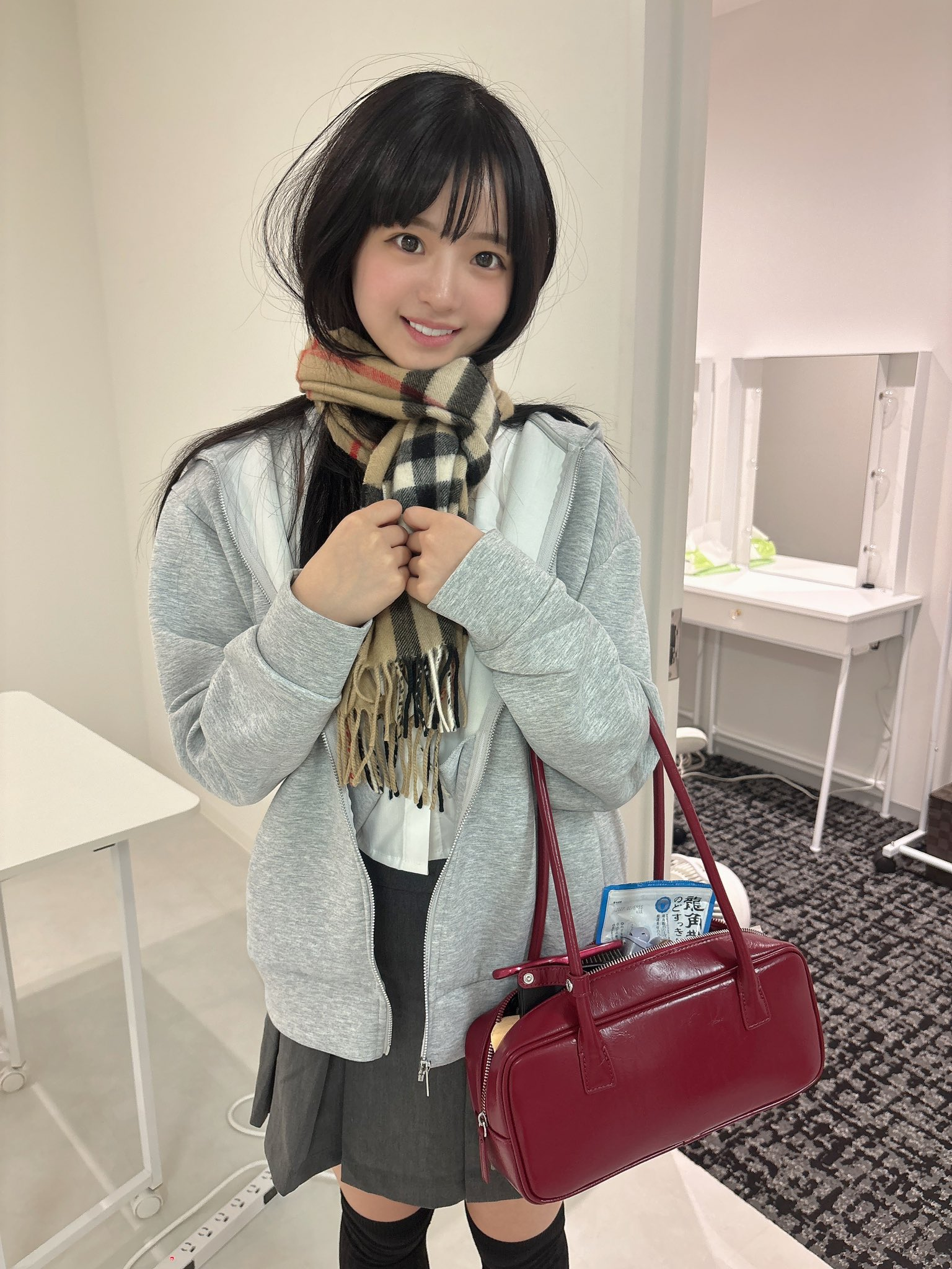 photo-1767085359442 photo-1767085359442