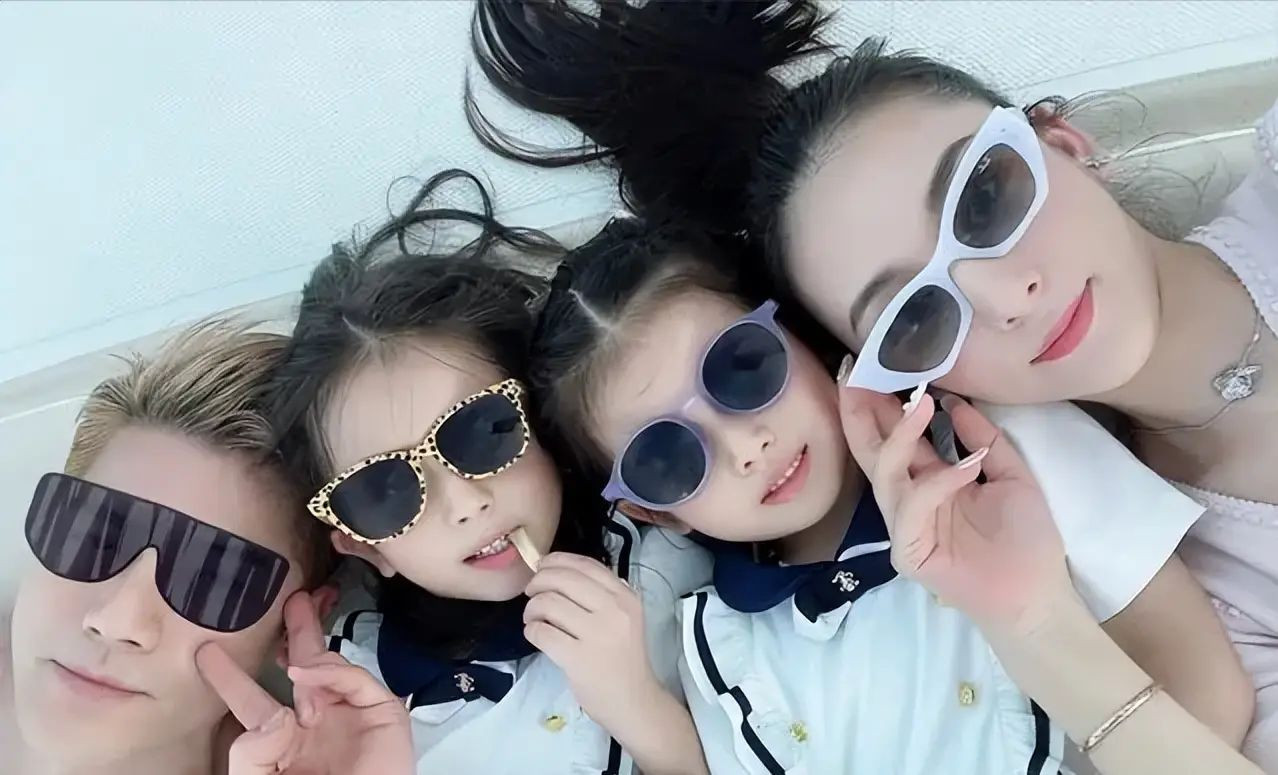 8 triệu người tìm xem mỹ nhân đẹp nhất Tân Cương được Thiên vương đình đám xin chụp ảnh cùng- Ảnh 4. 8 triệu người tìm xem mỹ nhân đẹp nhất Tân Cương được Thiên vương đình đám xin chụp ảnh cùng- Ảnh 4.