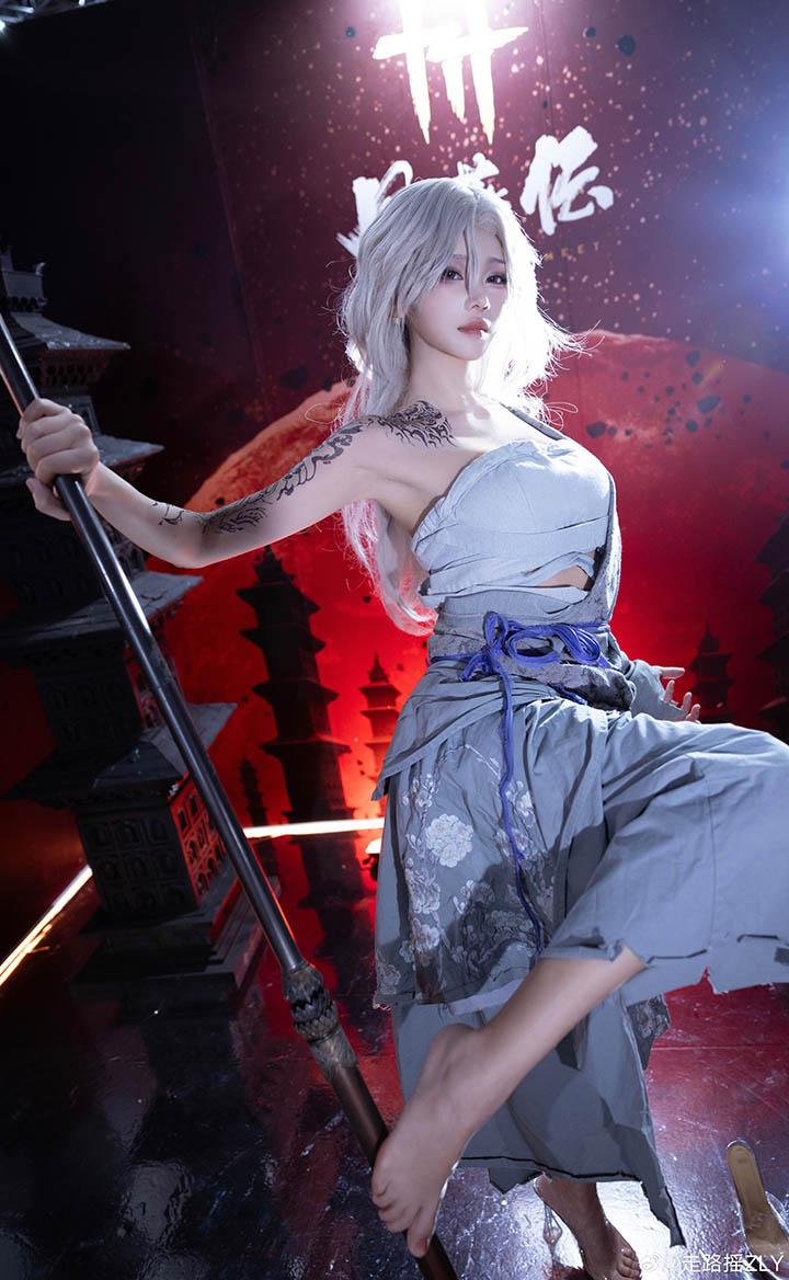 Hóa thân thành boss nữ Where Winds Meet, fan nhốn nháo đòi “solo 1-1” với coser- Ảnh 6.