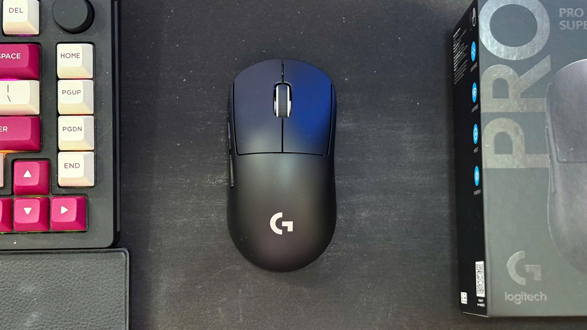 Logitech Pro X Superlight 2C – chuột gaming “siêu phẩm” mà anh em game thủ không thể bỏ lỡ trong dịp cuối năm- Ảnh 2. Logitech Pro X Superlight 2C – chuột gaming “siêu phẩm” mà anh em game thủ không thể bỏ lỡ trong dịp cuối năm- Ảnh 2.