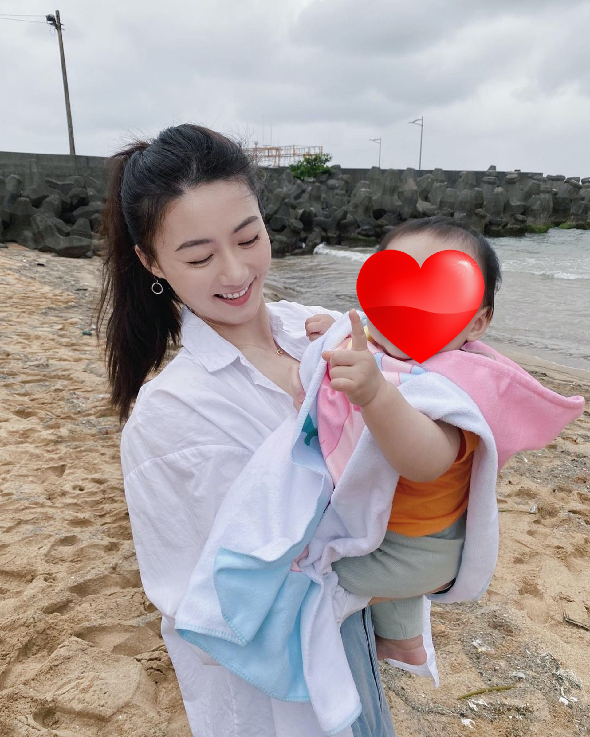 photo-1764567774553 photo-1764567774553