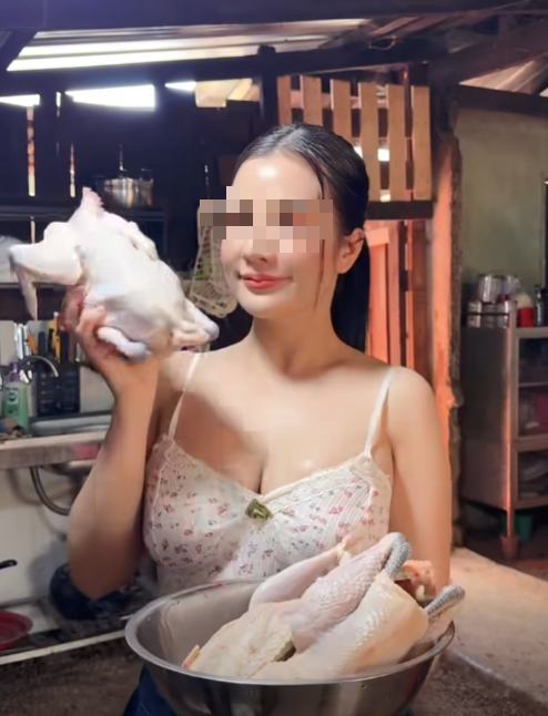 photo-1765248350703 photo-1765248350703