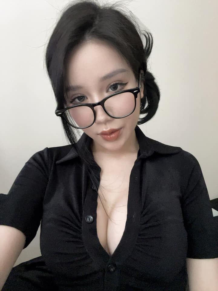 Không phát "cẩu lương", streamer "phú bà" Yogurt khoe khéo body nóng bỏng trong ngày Valentine- Ảnh 8.