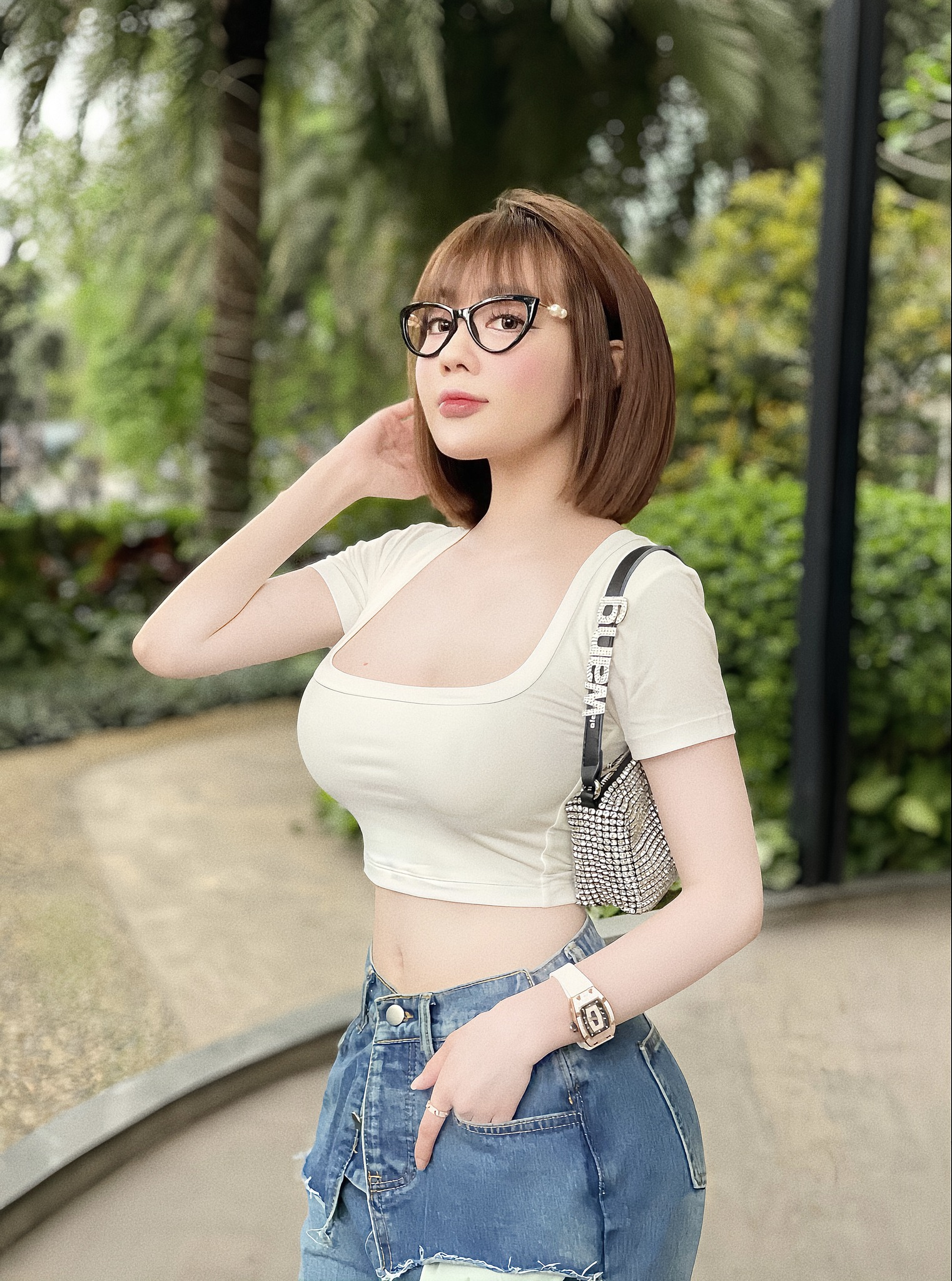 Cô giáo hot girl Âu Hà My báo tin vui- Ảnh 1.