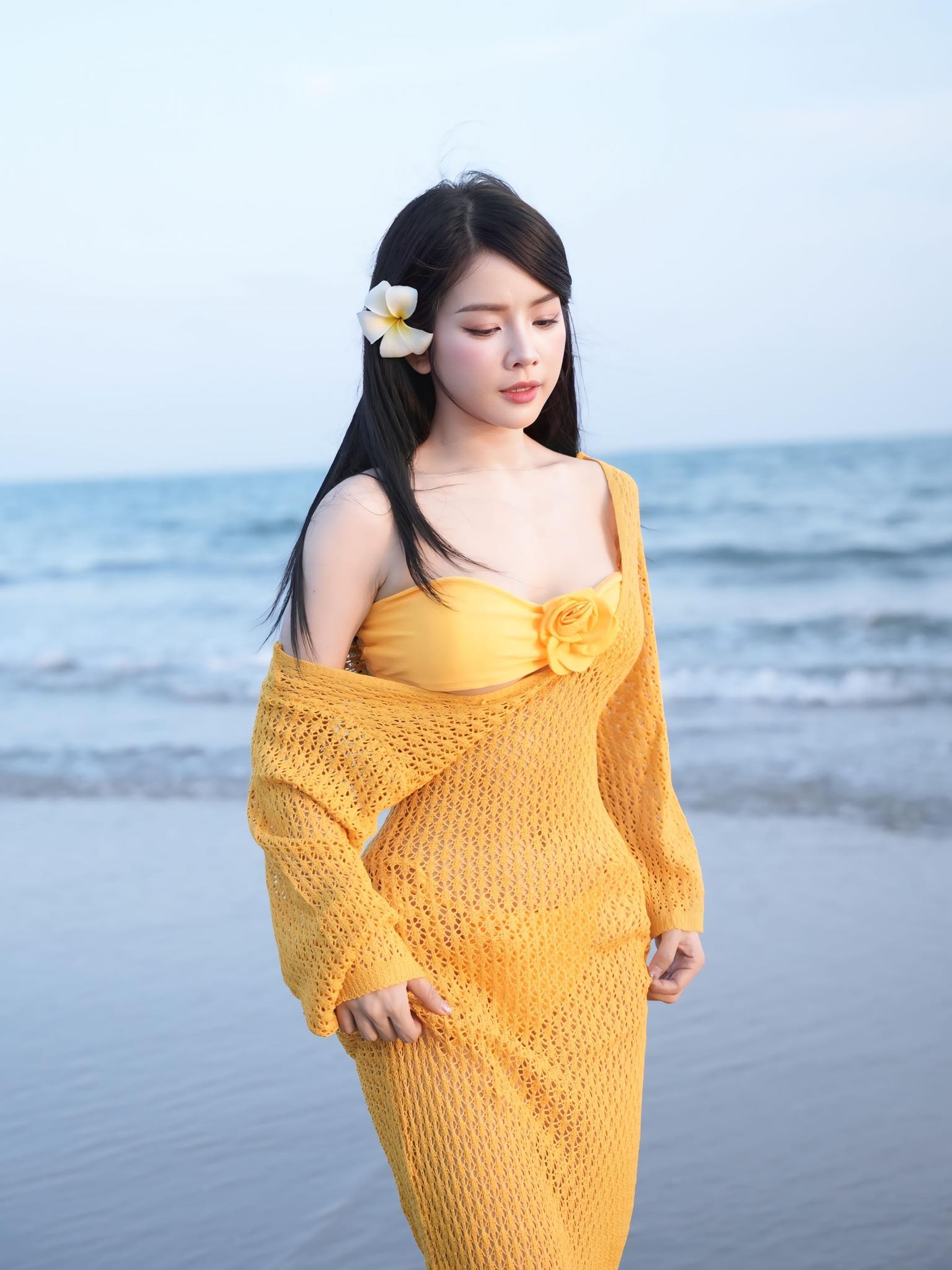 Ngắm DJ Mie diện bikini kín đáo, vẫn cuốn hút gây Ngắm DJ Mie diện bikini kín đáo, vẫn cuốn hút gây