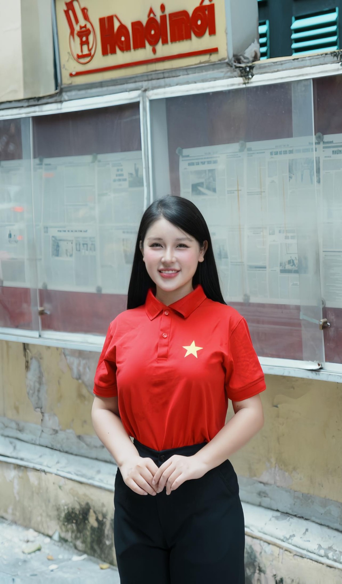 Cô giáo hot girl rạng rỡ trong tà áo dài mừng Đại lễ 30/4- Ảnh 6. Cô giáo hot girl rạng rỡ trong tà áo dài mừng Đại lễ 30/4- Ảnh 6.