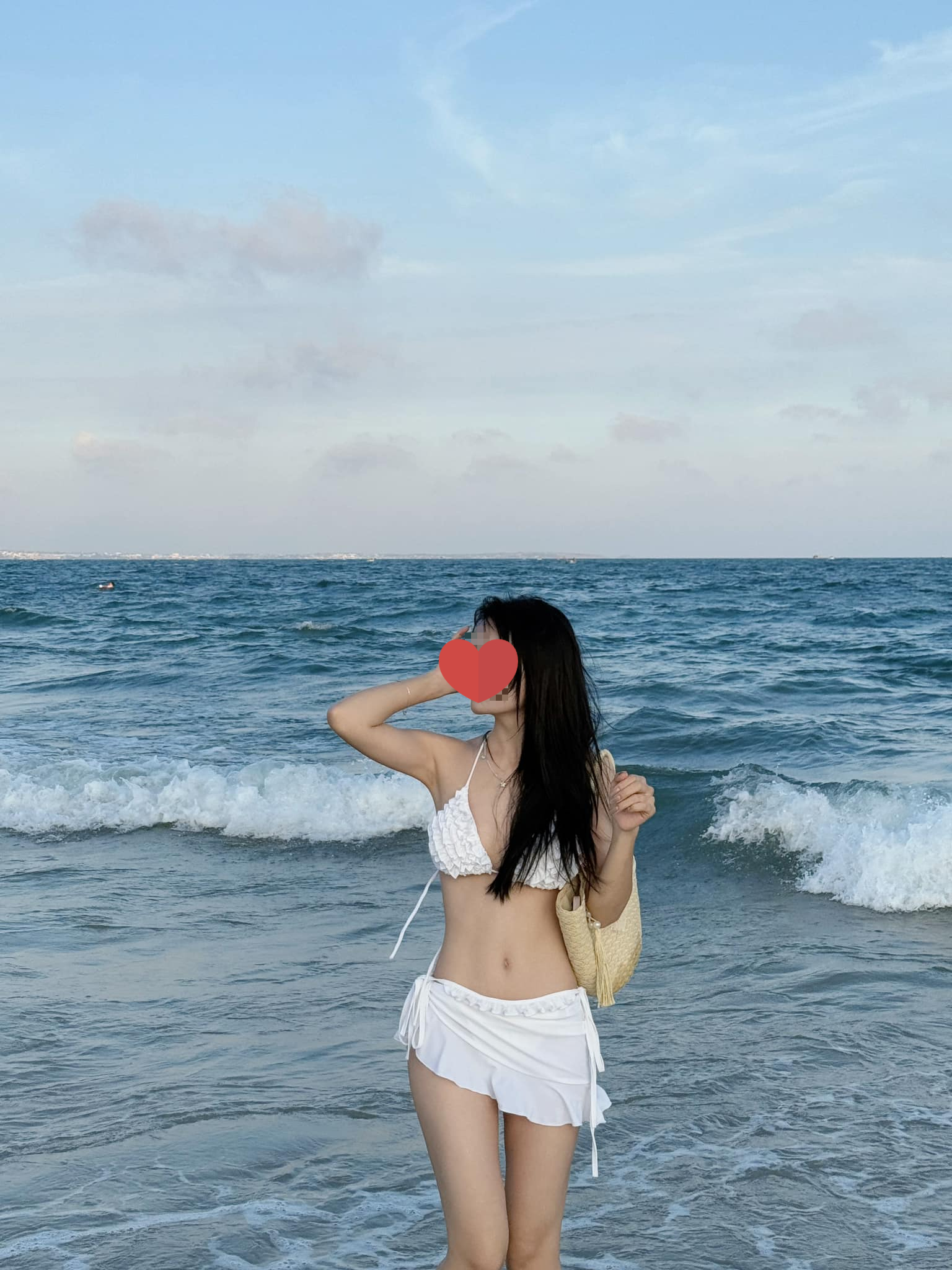 Nữ trợ lý dính drama trong lùm xùm của sếp V Nữ trợ lý dính drama trong lùm xùm của sếp V