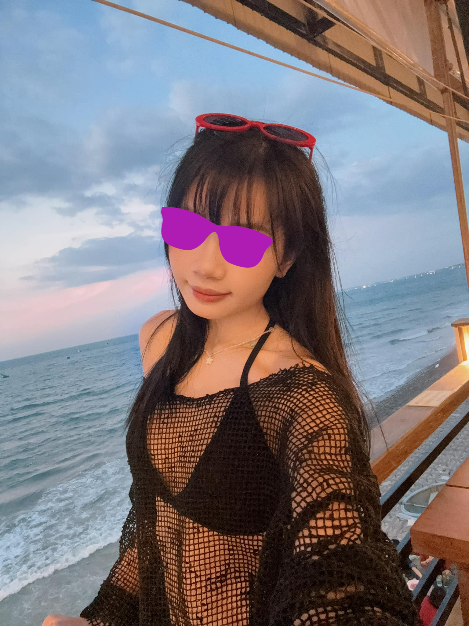 Nữ trợ lý dính drama trong lùm xùm của sếp V Nữ trợ lý dính drama trong lùm xùm của sếp V