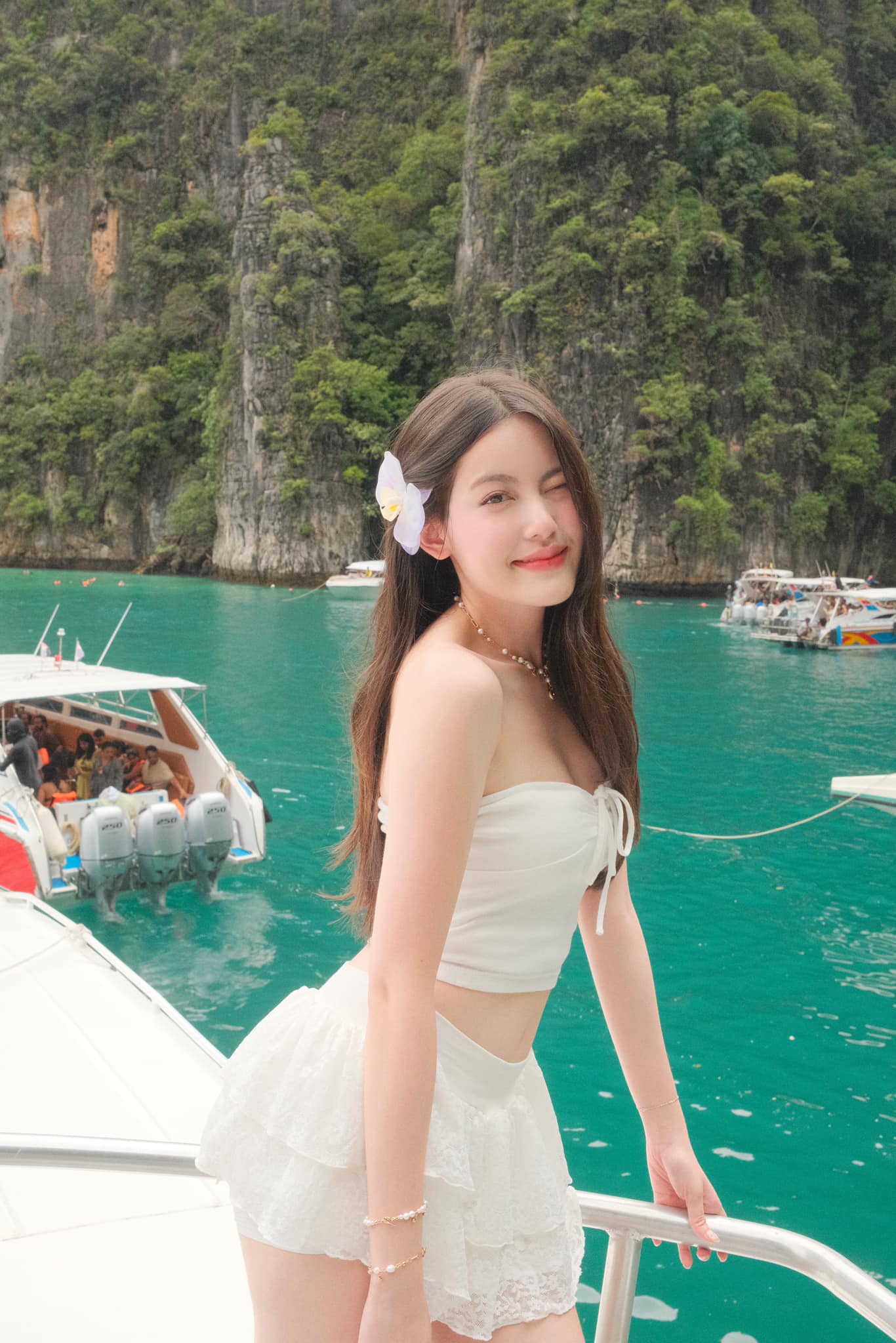 Hot girl Tăng Mỹ Hàn liên tục cập nhật hình ảnh đậm chất nàng thơ, fan nam ngây ngất sau ồn ào đời tư- Ảnh 1. Hot girl Tăng Mỹ Hàn liên tục cập nhật hình ảnh đậm chất nàng thơ, fan nam ngây ngất sau ồn ào đời tư- Ảnh 1.