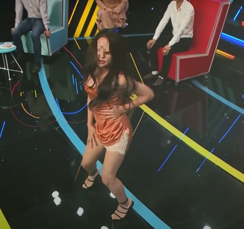 Xuất hiện trong gameshow hẹn hò, nữ streamer kiếm trăm triệu mỗi tháng thu hút sự chú ý- Ảnh 5. Xuất hiện trong gameshow hẹn hò, nữ streamer kiếm trăm triệu mỗi tháng thu hút sự chú ý- Ảnh 5.