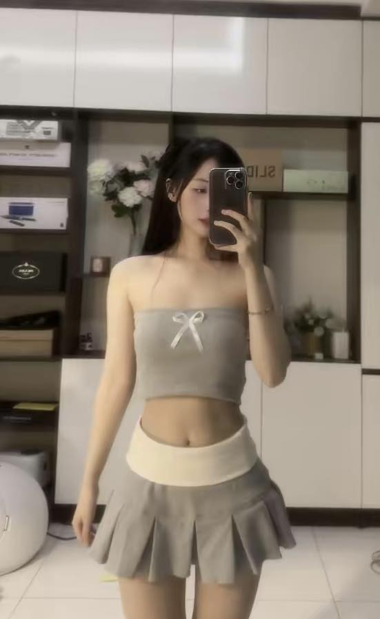 Nữ streamer xinh đẹp đăng ảnh với thành viên Team Refund, CĐM đào lại quá khứ bên cạnh streamer S- Ảnh 4. Nữ streamer xinh đẹp đăng ảnh với thành viên Team Refund, CĐM đào lại quá khứ bên cạnh streamer S- Ảnh 4.