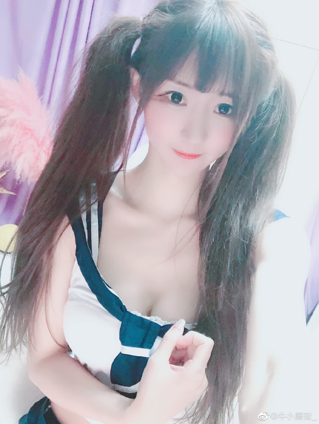 Nữ streamer xinh đẹp bị cấm kênh vì các hành động nhạy cảm – chiêu trò cố tình hay sự cố ngoài ý muốn?- Ảnh 1.