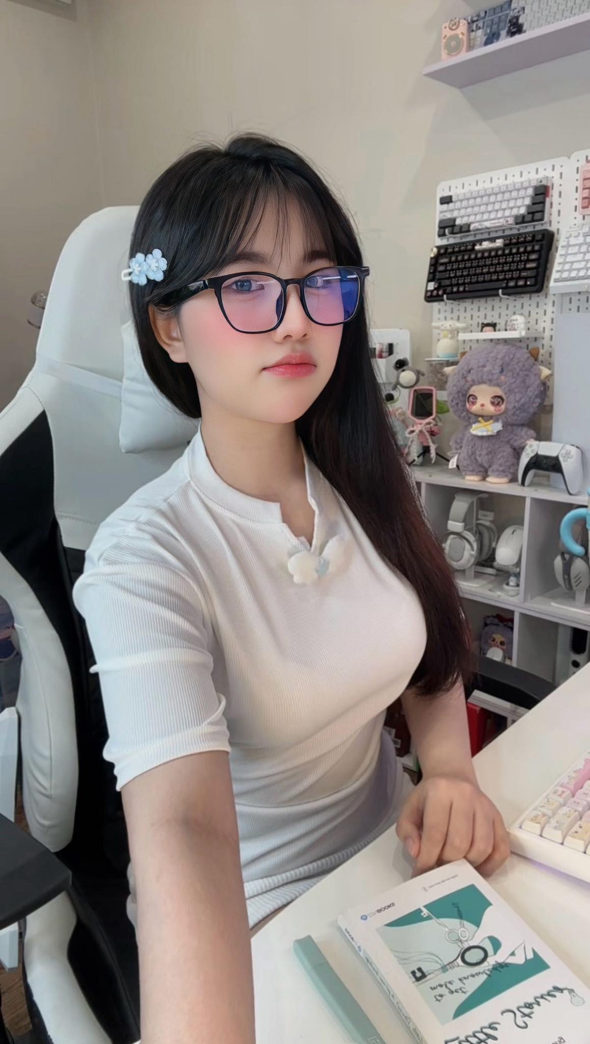 Chỉ làm content khoe góc gaming, nữ streamer vẫn gặt tương tác cực Chỉ làm content khoe góc gaming, nữ streamer vẫn gặt tương tác cực