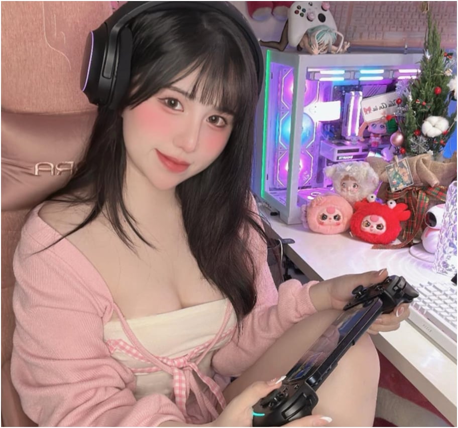Chỉ làm content khoe góc gaming, nữ streamer vẫn gặt tương tác cực Chỉ làm content khoe góc gaming, nữ streamer vẫn gặt tương tác cực