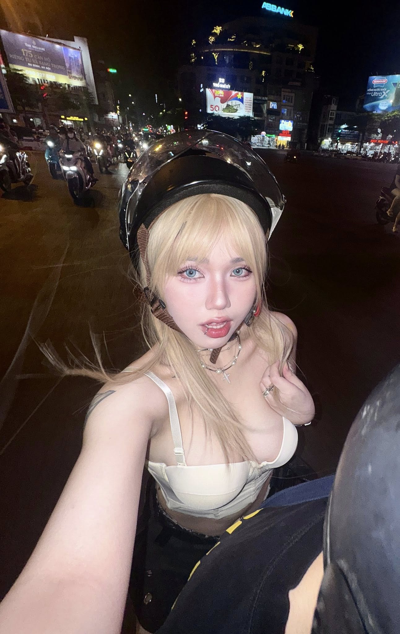 Another extremely hot net room girl, every appearance goes "viral" on the internet 8 Mai Anh, a hot internet girl, captured in action.