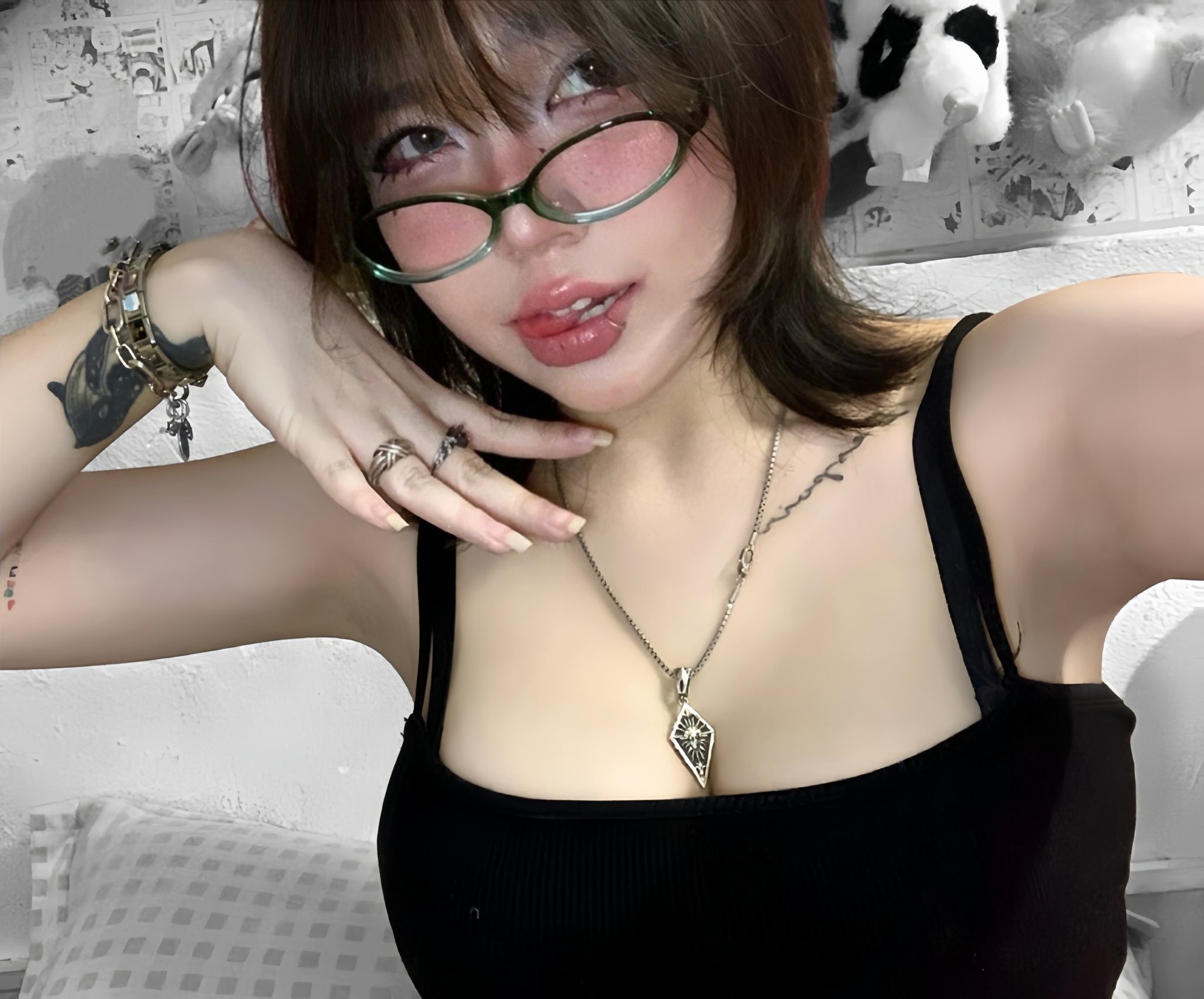 Another extremely hot net room girl, every appearance goes "viral" on the internet 4 Mai Anh, a hot internet girl, captured in action.