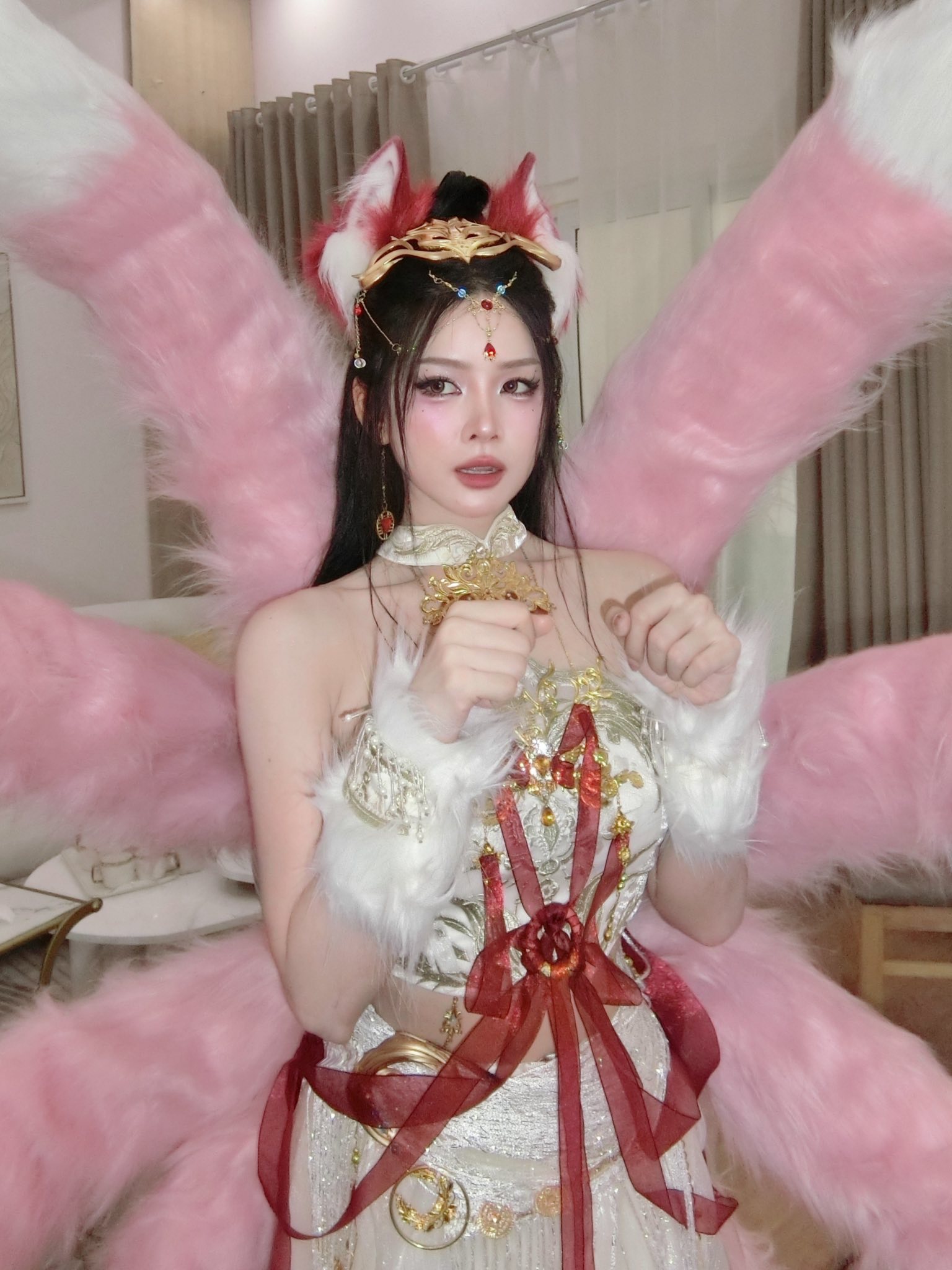 Thánh nữ DJ top 1 Việt Nam trổ tài cosplay yêu hồ, hóa tiên tỷ khiến fan ngẩn ngơ- Ảnh 4. Thánh nữ DJ top 1 Việt Nam trổ tài cosplay yêu hồ, hóa tiên tỷ khiến fan ngẩn ngơ- Ảnh 4.
