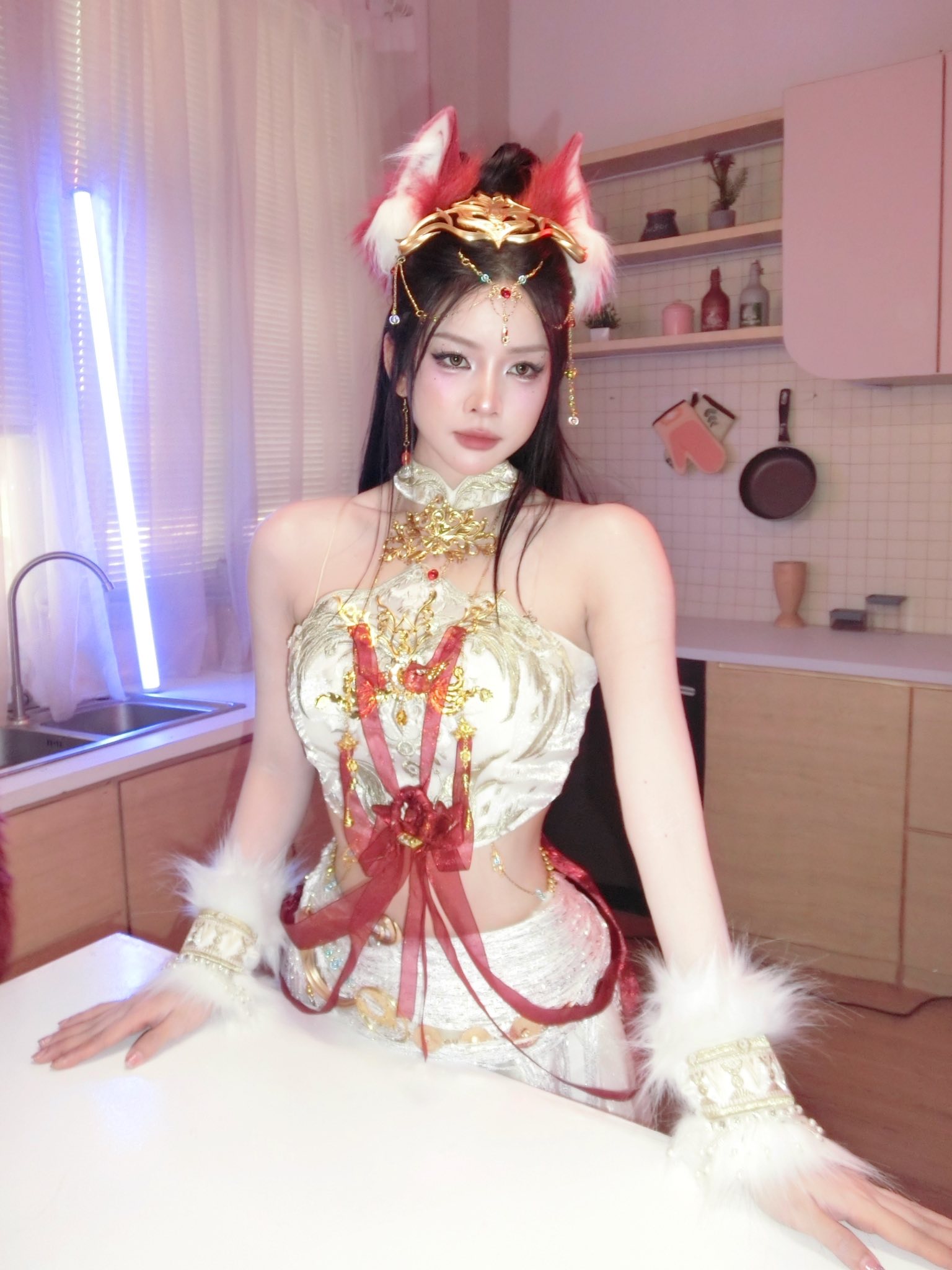 Thánh nữ DJ top 1 Việt Nam trổ tài cosplay yêu hồ, hóa tiên tỷ khiến fan ngẩn ngơ- Ảnh 3. Thánh nữ DJ top 1 Việt Nam trổ tài cosplay yêu hồ, hóa tiên tỷ khiến fan ngẩn ngơ- Ảnh 3.