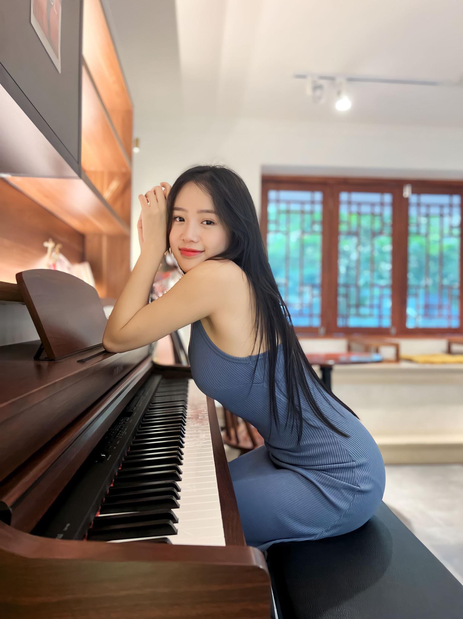 Fan nam hỏi khó, Mai Linh Zuto có màn ứng xử Fan nam hỏi khó, Mai Linh Zuto có màn ứng xử