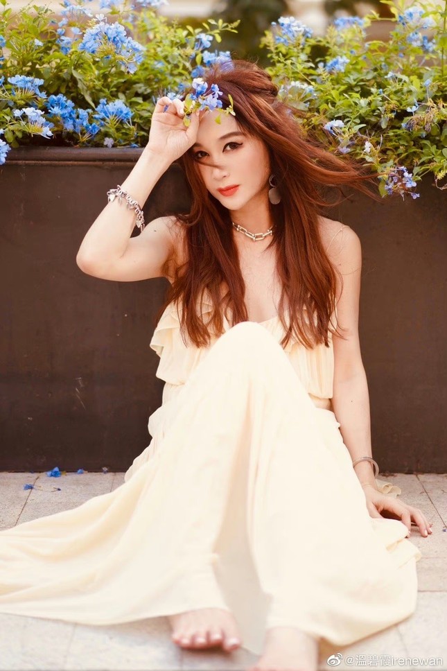 Her assets are valued in the hundreds of millions of RMB Năng hồ ly đãp nhất Trung Quốc: 25 năm không có đối thủ, trễ mại không già nhờ làm 1 việc khô tin- Ảnh 6.