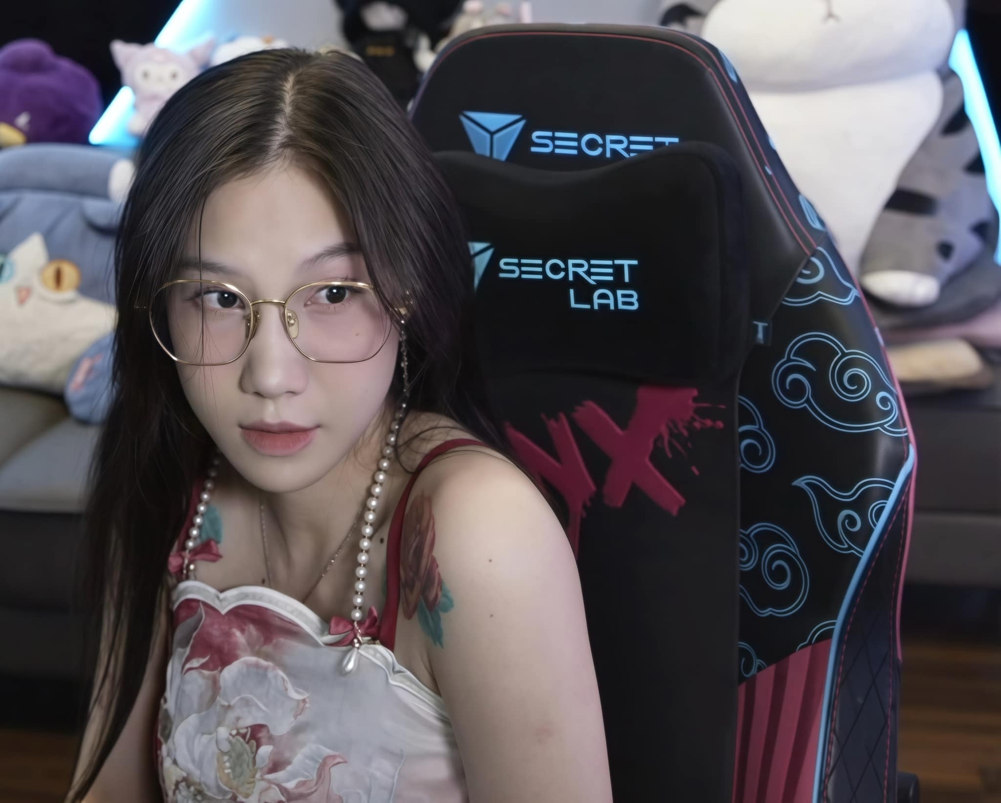 Nữ streamer cá tính, từng bị khán giả quay lưng bởi lùm xùm đời tư, bất ngờ đăng đàn tâm thư Nữ streamer cá tính, từng bị khán giả quay lưng bởi lùm xùm đời tư, bất ngờ đăng đàn tâm thư