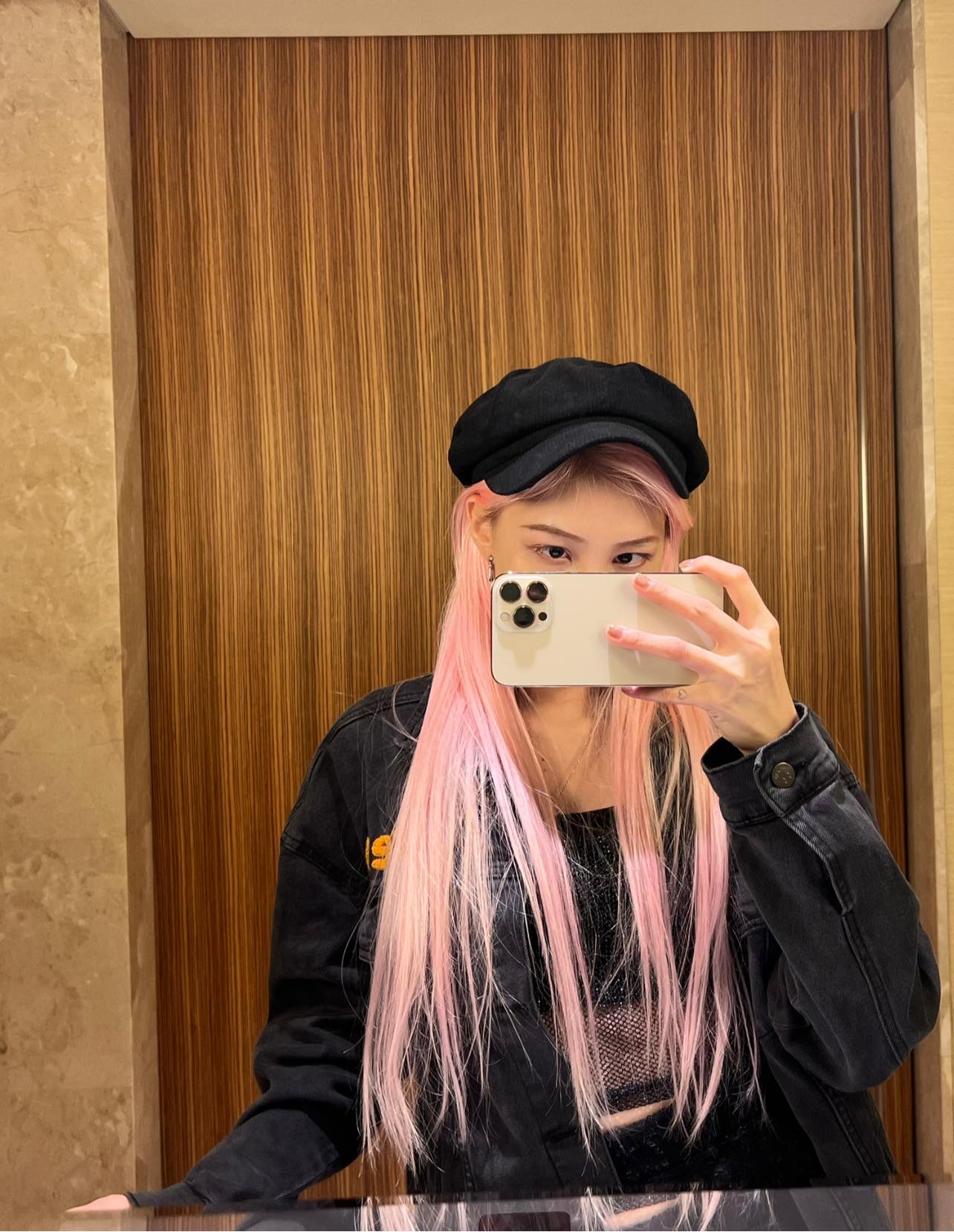 Nữ streamer cá tính, từng bị khán giả quay lưng bởi lùm xùm đời tư, bất ngờ đăng đàn tâm thư Nữ streamer cá tính, từng bị khán giả quay lưng bởi lùm xùm đời tư, bất ngờ đăng đàn tâm thư