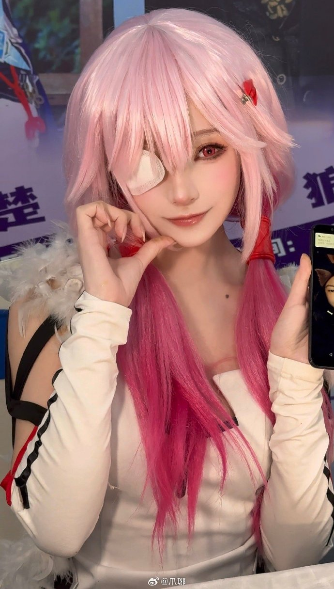 Nàng thơ cosplay xinh như mộng, thần thái lay động Nàng thơ cosplay xinh như mộng, thần thái lay động