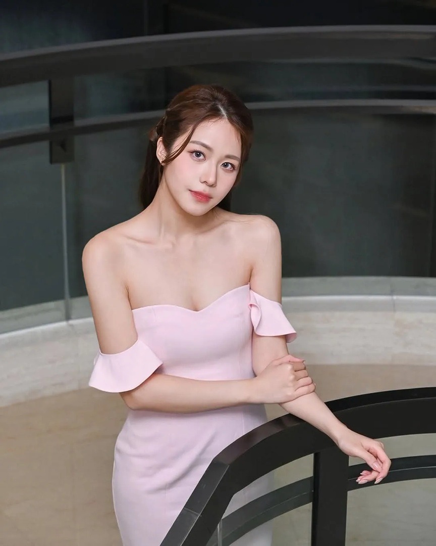 Cặp đôi đóng cha con trên phim nhưng yêu nhau ngoài đời, nhà gái đẹp nức nở kém nhà trai 38 tuổi- Ảnh 5. Cặp đôi đóng cha con trên phim nhưng yêu nhau ngoài đời, nhà gái đẹp nức nở kém nhà trai 38 tuổi- Ảnh 5.