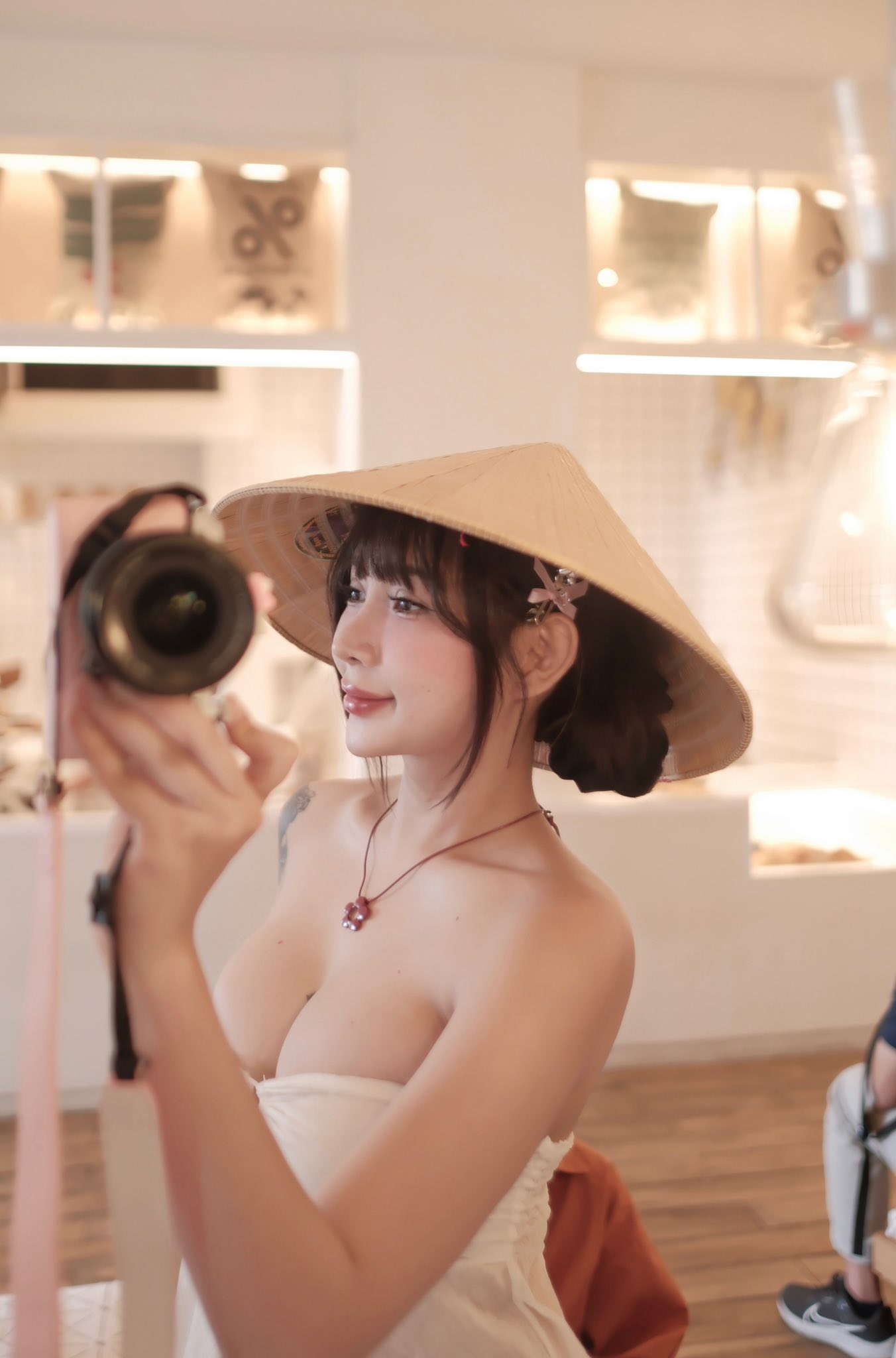 Cô gái khiến người xem cứ ngỡ Yua Mikami phiên bản Việt- Ảnh 2. Cô gái khiến người xem cứ ngỡ Yua Mikami phiên bản Việt- Ảnh 2.