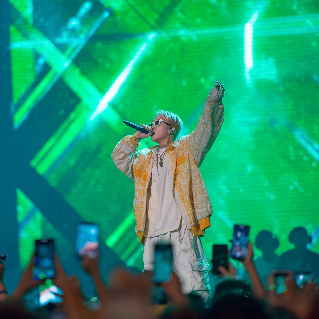 Hiệu ứng G Dragon tại Việt Nam kết hợp với trí tưởng tượng của AI khiến nhiều fan ngỡ ngàng- Ảnh 3. Hiệu ứng G Dragon tại Việt Nam kết hợp với trí tưởng tượng của AI khiến nhiều fan ngỡ ngàng- Ảnh 3.