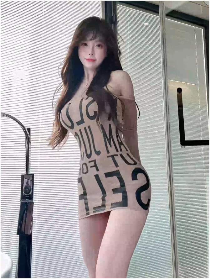Các hot girl tung Các hot girl tung