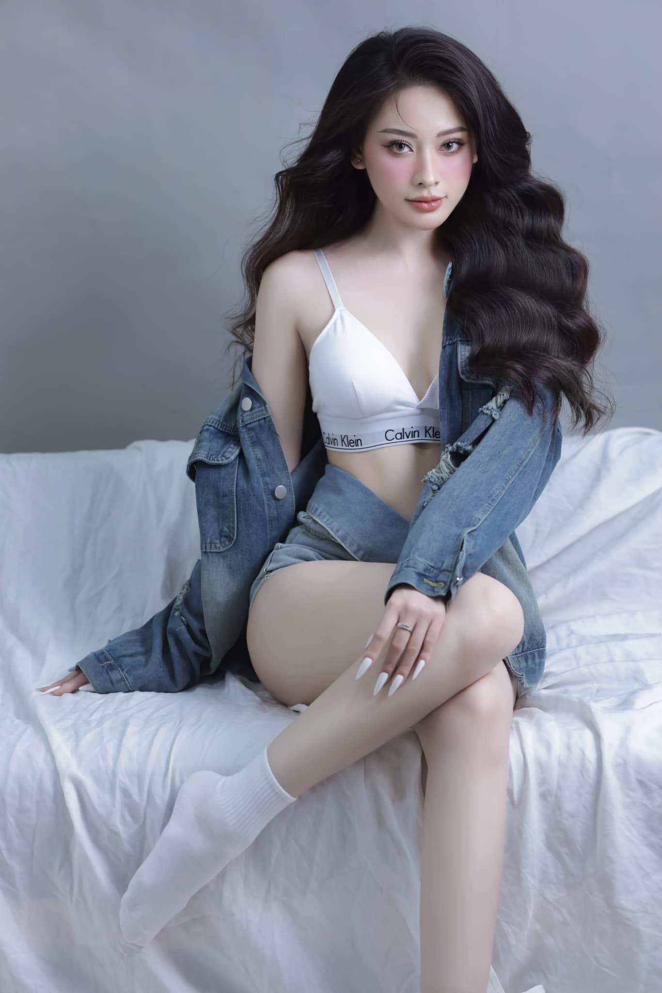 Another hot girl causes a stir by revealing a series of stunning photos showcasing her smooth shoulders 7 Thảo Ly at K-Star Spark