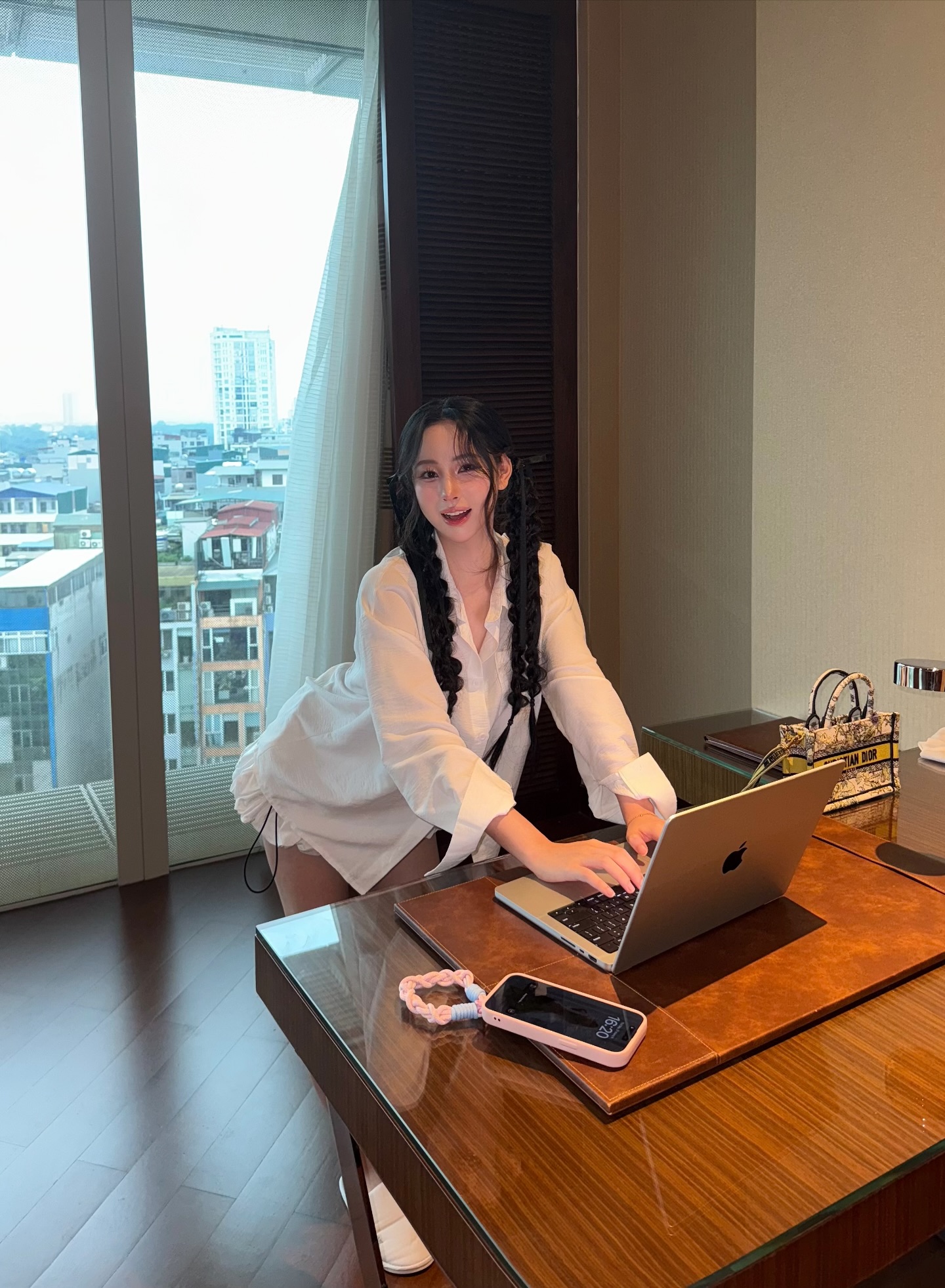 Admiring the Beauty of the Vietnamese TikToker Who Caught G-Dragon's Attention 10 Uyen Ni