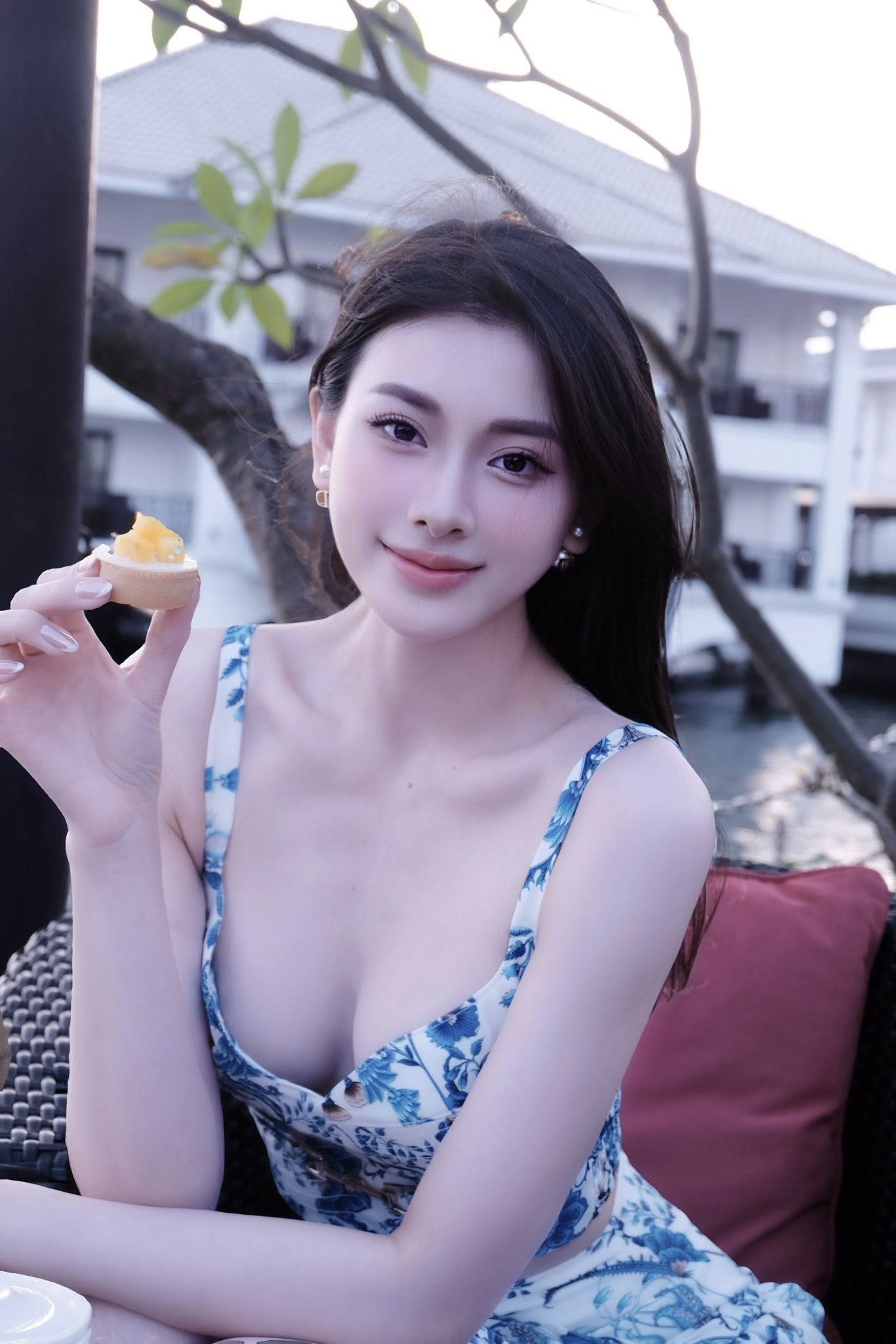 Another hot girl causes a stir by revealing a series of stunning photos showcasing her smooth shoulders 8 Thảo Ly at K-Star Spark