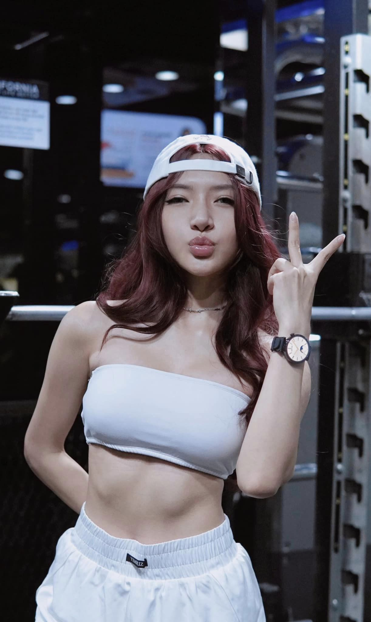 Quá đam mê game, hot gymer tái hiện sảnh chọn tướng ngay tại phòng tập, fan nam Quá đam mê game, hot gymer tái hiện sảnh chọn tướng ngay tại phòng tập, fan nam