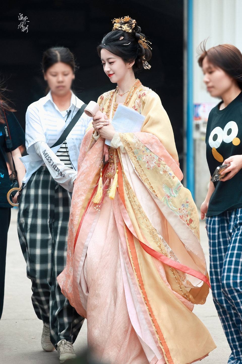 Sốc visual công chúa đẹp nhất Trung Quốc: Dung mạo nghiêng nước nghiêng thành, trắng phát sáng 9 người ngắm 10 người ưng- Ảnh 6. Sốc visual công chúa đẹp nhất Trung Quốc: Dung mạo nghiêng nước nghiêng thành, trắng phát sáng 9 người ngắm 10 người ưng- Ảnh 6.