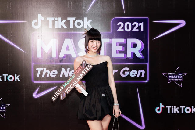 Nữ TikToker cùng thời với Lê Bống thay đổi ngỡ ngàng, Nữ TikToker cùng thời với Lê Bống thay đổi ngỡ ngàng,