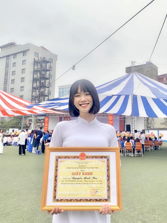 Nữ TikToker cùng thời với Lê Bống thay đổi ngỡ ngàng, Nữ TikToker cùng thời với Lê Bống thay đổi ngỡ ngàng,