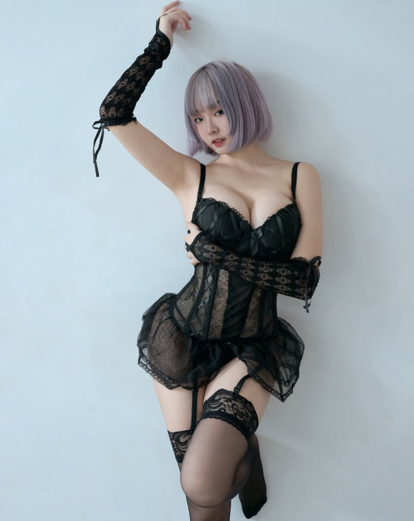 Gây sốt tại lễ hội đua thuyền, hot girl xinh đẹp nổi tiếng không ngờ, hóa ra là gương mặt 