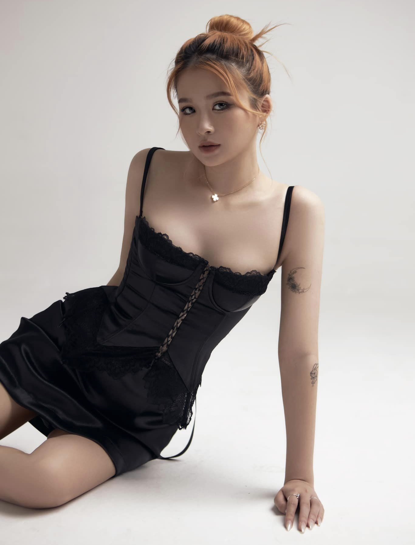 Ngắm diện mạo của Ngắm diện mạo của