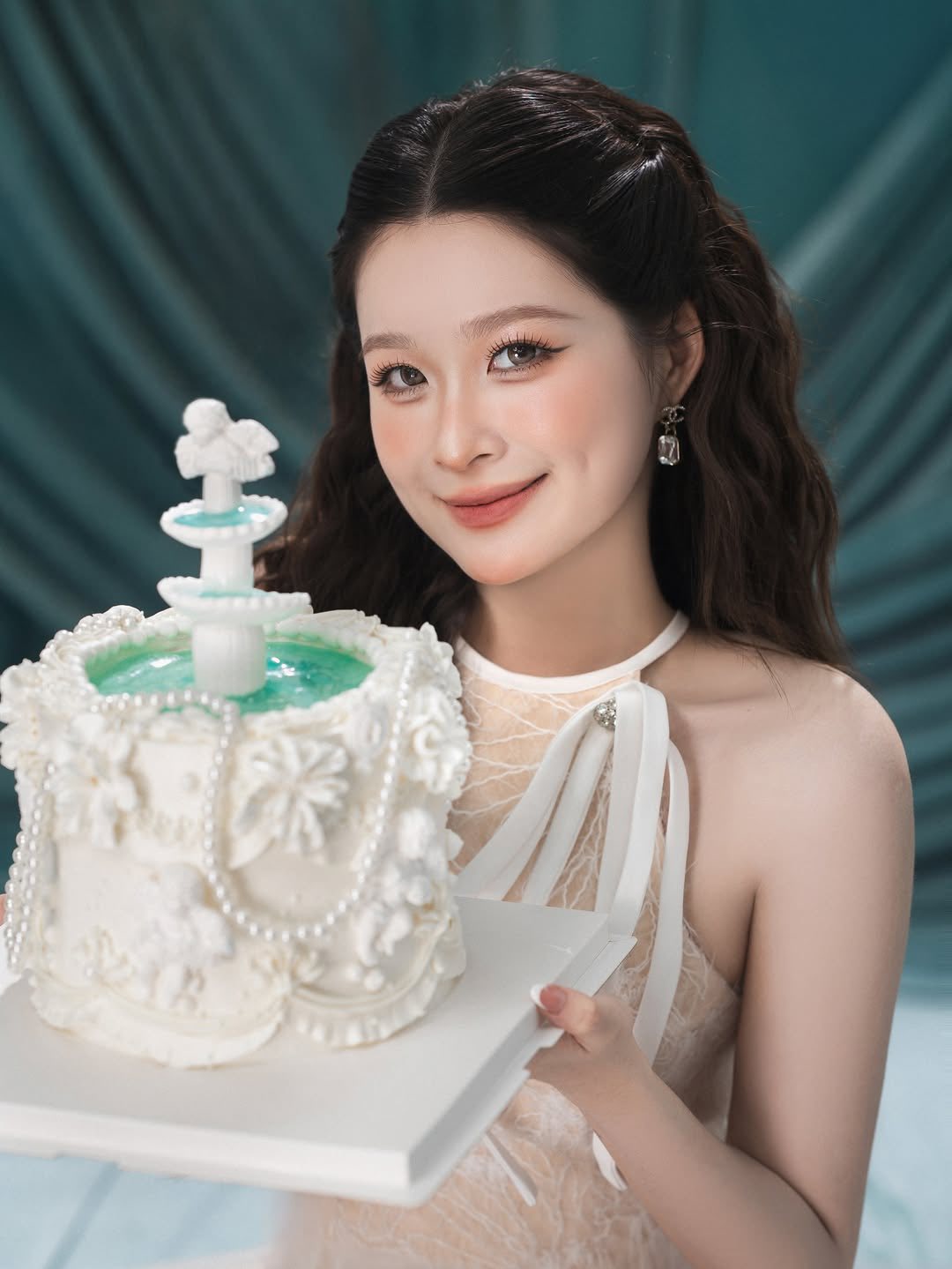 Ngắm diện mạo của Ngắm diện mạo của