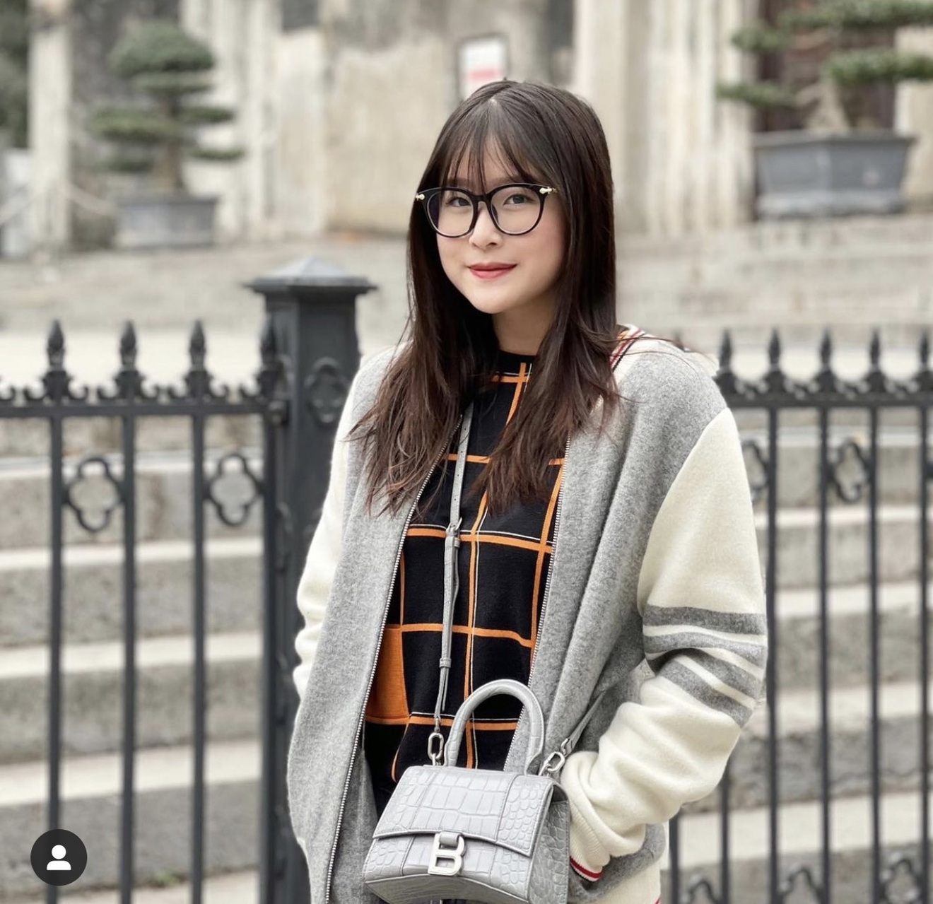 Ngắm diện mạo của Ngắm diện mạo của