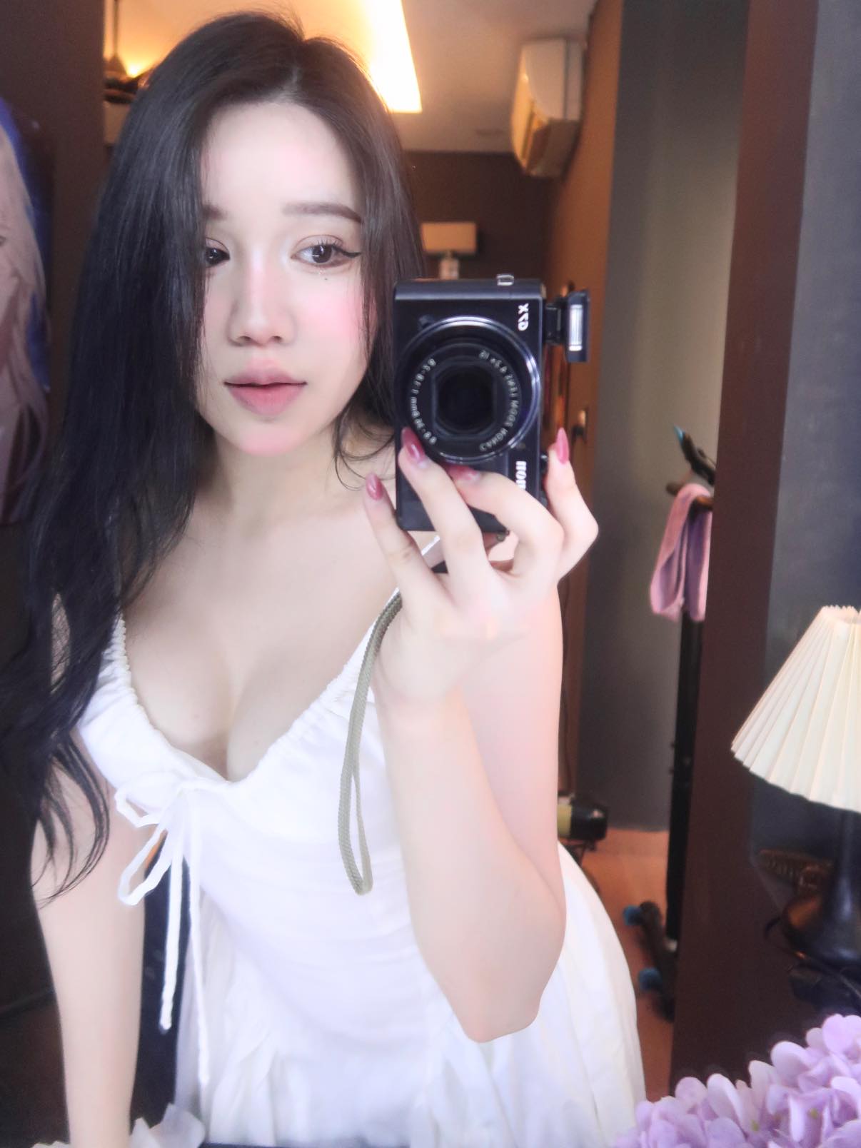 Streamer phú bà tương tác lại với tình cũ Zeros, Streamer phú bà tương tác lại với tình cũ Zeros,