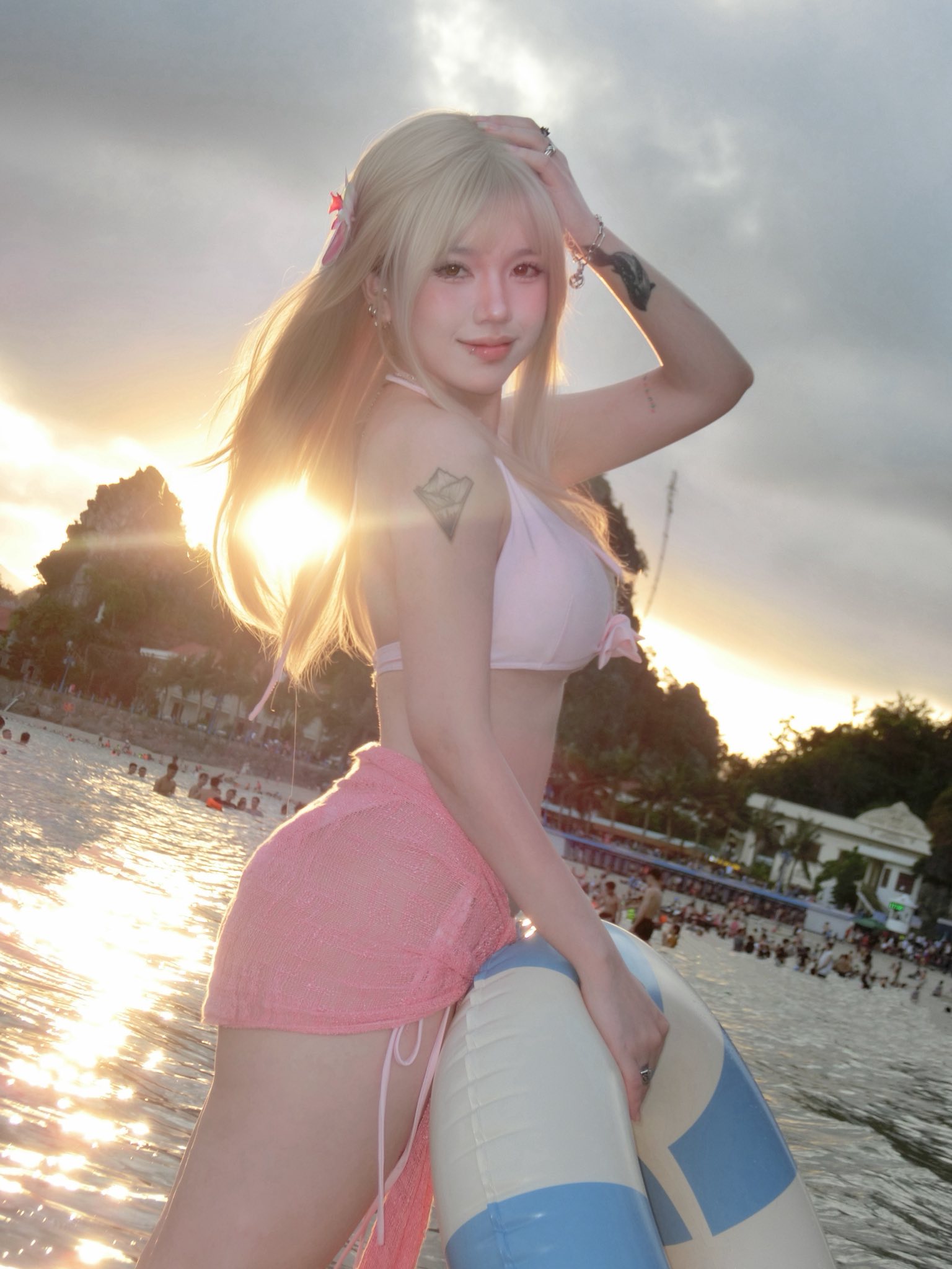 Hot girl phòng net lại trổ tài Hot girl phòng net lại trổ tài