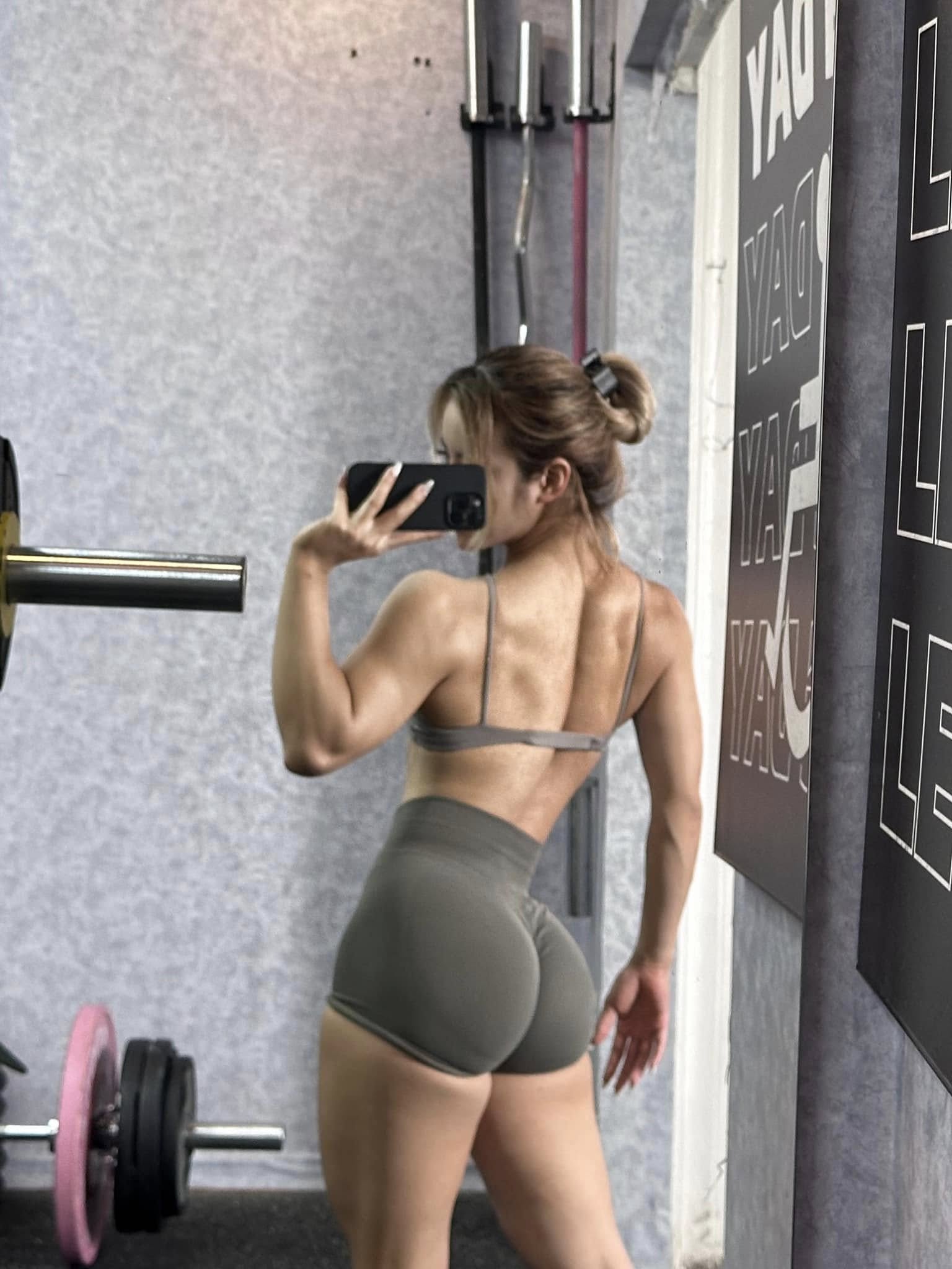 CĐM ngỡ ảnh AI, nữ gymer sở hữu vòng 3 gần một mét đọc hẳn địa chỉ cho ai muốn xem trực tiếp- Ảnh 9. CĐM ngỡ ảnh AI, nữ gymer sở hữu vòng 3 gần một mét đọc hẳn địa chỉ cho ai muốn xem trực tiếp- Ảnh 9.
