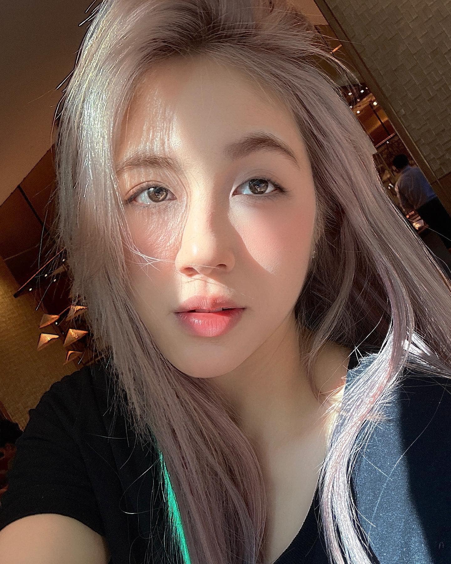 Đăng ảnh kề má thân mật với hot girl nóng bỏng, nam streamer khiến CĐM ghen tị- Ảnh 2. Đăng ảnh kề má thân mật với hot girl nóng bỏng, nam streamer khiến CĐM ghen tị- Ảnh 2.